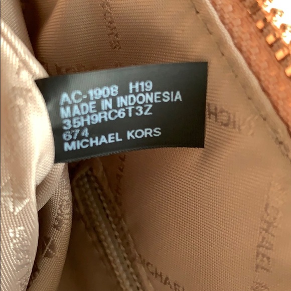 Michael Kors Ciara Large Top ZIP Tote - Picture 8 of 8